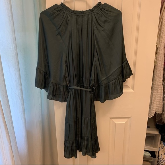 Anya Mini Dress in Dark Teal
MINKPINK
Color: Dark Teal - Picture 3 of 5